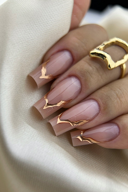 @carolinepedrosonails