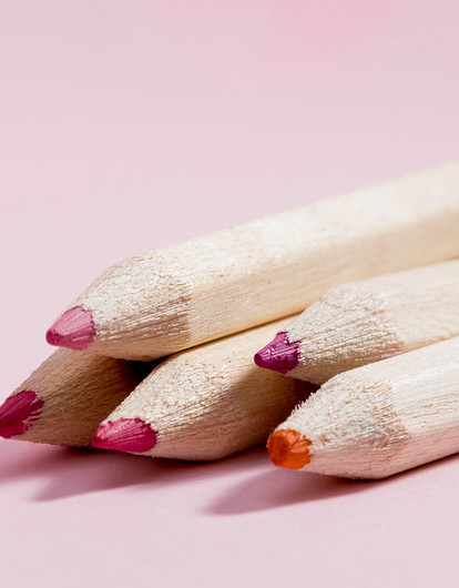 Как красить губы карандашом: 8 стильных приемов от визажистов