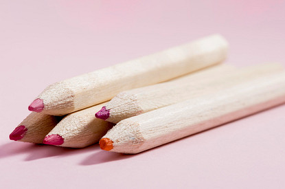 Как красить губы карандашом: 8 стильных приемов от визажистов