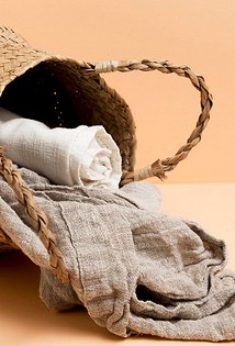 Корзина для белья: советы по выбору и идеи размещения