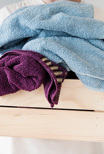 Корзина для белья: советы по выбору и идеи размещения