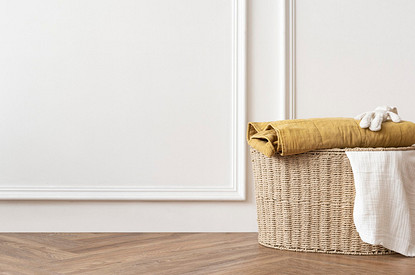 Корзина для белья: советы по выбору и идеи размещения