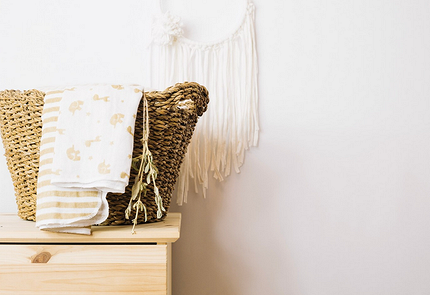 Корзина для белья: советы по выбору и идеи размещения