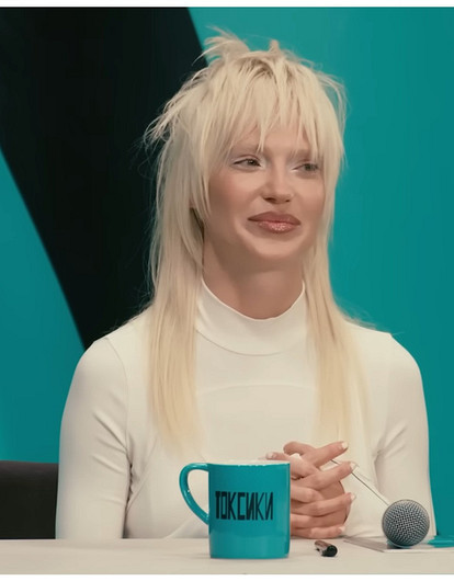 Новая ГлюкoZa: резкие изменения во внешности, конфликты и странное поведение на сцене