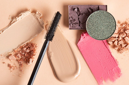 От совещания до вечеринки: 7 универсальных вариантов макияжа