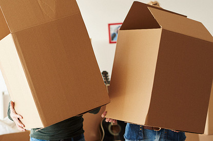 Как переезжать в новую квартиру: приметы и традиции на удачу