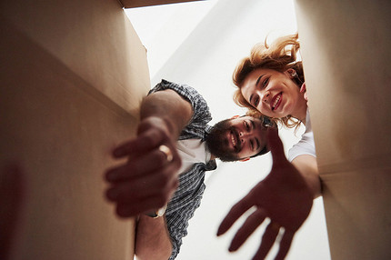 Как переезжать в новую квартиру: традиции и приметы на удачу