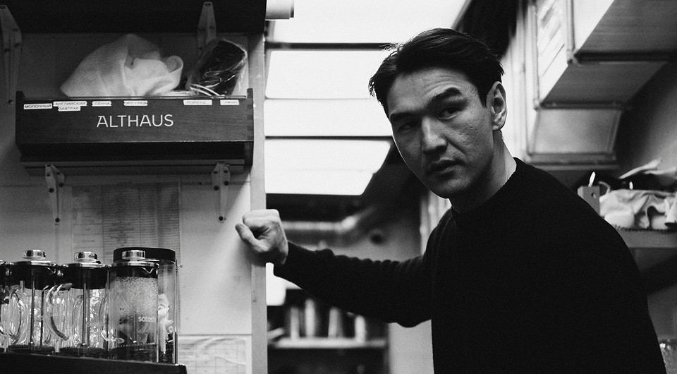 Комику Нурлану Сабурову запретили въезд в Россию на 50 лет