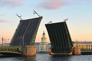 Какие мосты разводят в Питере: 9 лучших мест и график для наблюдения