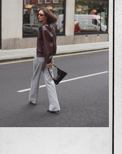 С чем носить серые джинсы: 5 сочетаний, которые стоит повторить