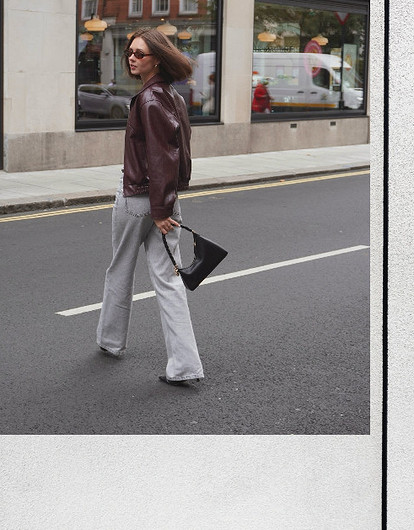 С чем носить серые джинсы: 5 сочетаний, которые стоит повторить