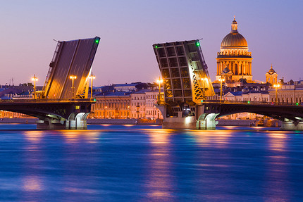 Какие мосты разводят в Питере: 9 лучших мест и график для наблюдения