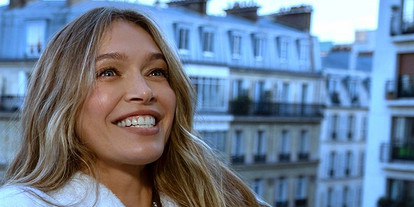 Вера Брежнева похвасталась роскошным кольцом, спровоцировав слухи о помолвке