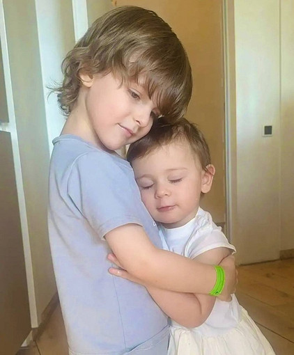 Самое милое, что мы видели: Лиза Арзамасова растрогала подписчиков и звезд снимками детей от Ильи Авербуха