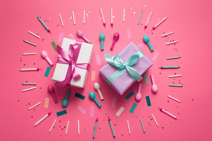 Народные приметы на день рождения: что могут означать подарки, поздравления и погода