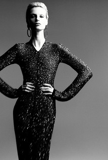 Кожа, кружево, лак: как стилизовать черный в одежде в 2026 году