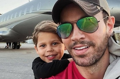 Милота дня: Энрике Иглесиас поделился снимком всех четырех детей от Анны Курниковой