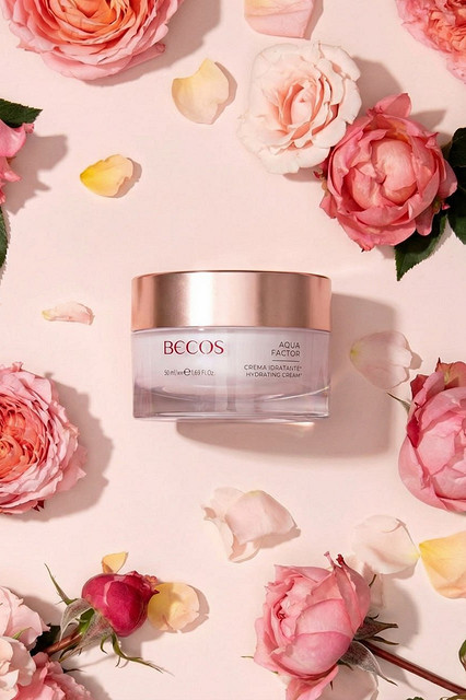 Увлажняющий крем с гиалуроновой кислотой и цветком лотоса AQUA FACTOR, BECOS
