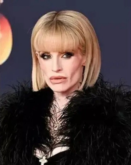 Я не позволю себя унижать в самый тяжелый период жизни: Келли Осборн ответила на обвинения в излишней худобе