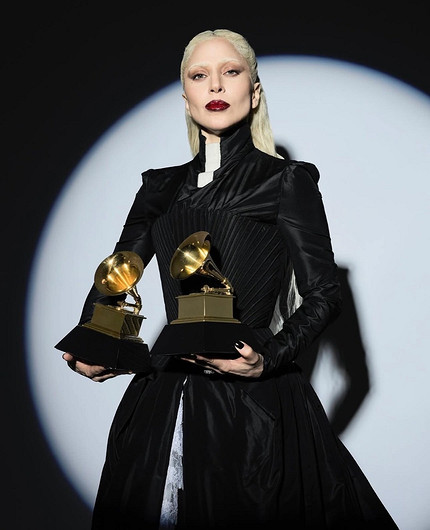 Леди Гаге — 40: главные хиты и самые яркие сценические образы