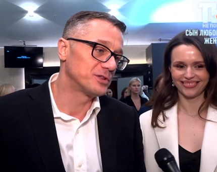 Мы познакомились в небесах: Алексей Макаров рассказал подробности тайной свадьбы со стюардессой