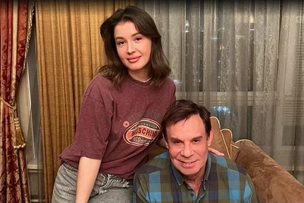 Никто ничего не знает про нас: 70-летний Ефим Шифрин прокомментировал роман с 25-тилетней студенткой