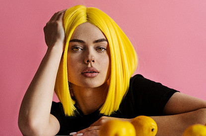 Ассоциация человека с цветом: расшифровка главных оттенков и как это влияет на его восприятие