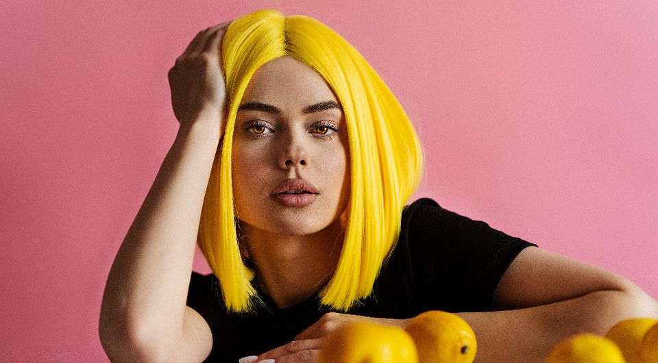 Ассоциация человека с цветом: расшифровка главных оттенков и как это влияет на его восприятие