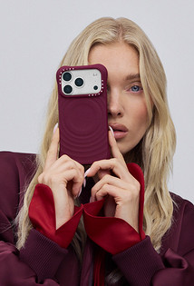 Красный — новый черный: почему именно этот цвет стал базовым в гардеробе