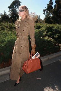 Красный — новый черный: почему именно этот цвет стал базовым в гардеробе