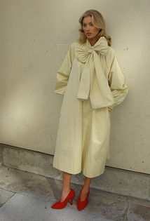 Красный — новый черный: почему именно этот цвет стал базовым в гардеробе