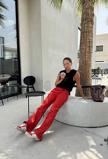 Красный — новый черный: почему именно этот цвет стал базовым в гардеробе