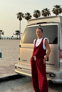 Красный — новый черный: почему именно этот цвет стал базовым в гардеробе