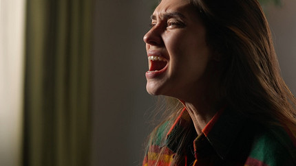 Хочу плакать, но не могу: причины эмоционального зажима и способы себе помочь