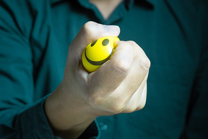 Хочу плакать, но не могу: причины эмоционального зажима и способы себе помочь