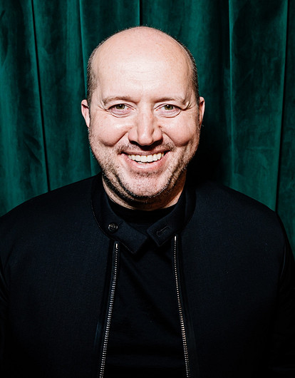 Мать попрекала меня куском хлеба: Сергей Бурунов рассказал о непростых отношениях с родителями