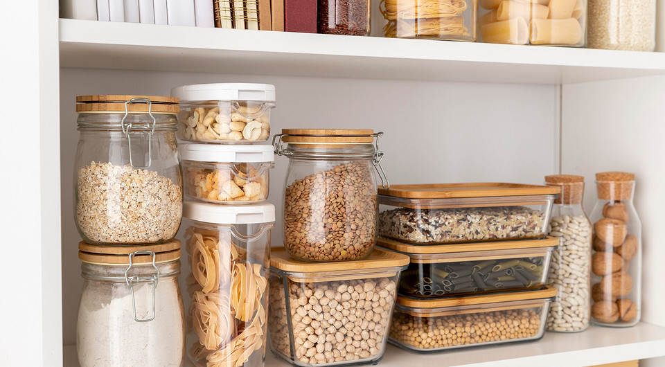 Жуки в муке и крупе: почему заводятся и как от них избавиться