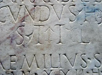 Почему нельзя говорить «Земля пухом»: что на самом деле значит это пожелание и как его заменить