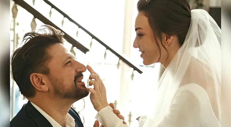 Виктор Логинов вернулся к жене, которая обвиняла его в изменах и подавала на развод