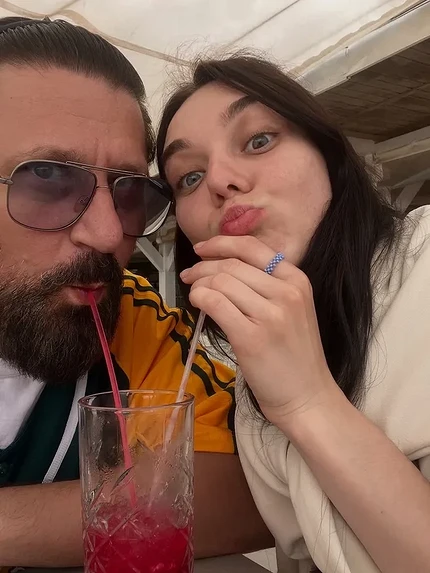 Виктор Логинов вернулся к жене, которая обвиняла его в изменах и подавала на развод