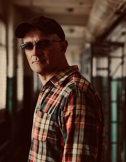 Егор Бероев вышел в свет с молодой женой