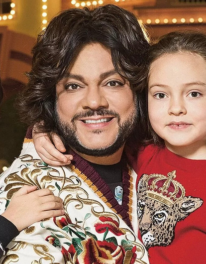 Стал отцом, но скрывает: фанаты подозревают, что у Филиппа Киркорова родился третий ребенок