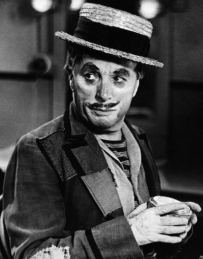 Ко дню рождения великого Чарли Чаплина — вспоминаем историю жизни гения черно-белого кино