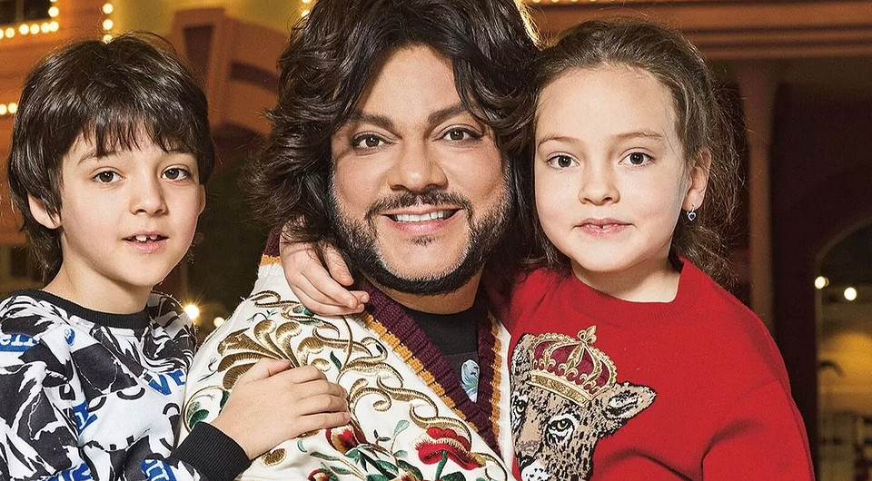 Стал отцом, но скрывает: фанаты подозревают, что у Филиппа Киркорова родился третий ребенок