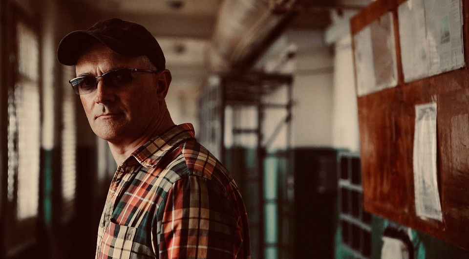 Егор Бероев вышел в свет с молодой женой