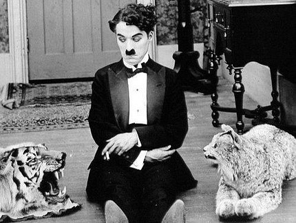 Ко дню рождения великого Чарли Чаплина — вспоминаем историю жизни гения черно-белого кино