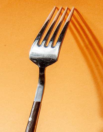 Упала вилка: примета, в которую многие верят не зря