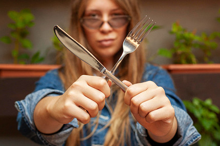 Упала вилка: примета, в которую многие верят не зря