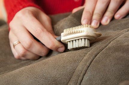 Как убрать разводы на куртке после стирки или дождя: 20 эффективных способов