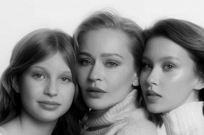 Всё это страшно даже для взрослого: младшую дочь Юлии Пересильд запугивали телефонные мошенники